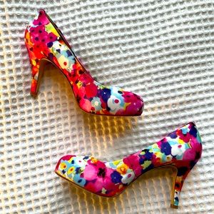 Madden Girl Floral Heels, Size 8